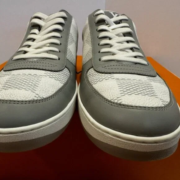 Louis Vuitton Rivoli Sneaker (US 9) - Picture 4 of 8